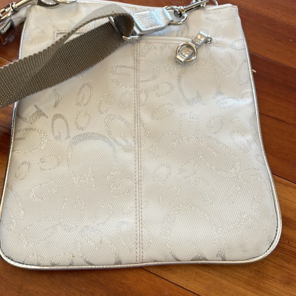 GG…ING HANDBAG - Picture 8 of 12